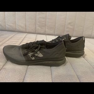 New Balanace 10.5 men shoes sneakers black new no box